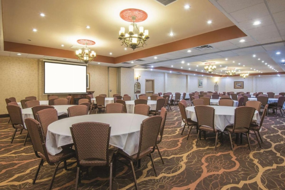 La Quinta Inn & Suites by Wyndham Silverthorne - Summit Co Image 7