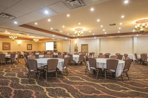 La Quinta Inn & Suites by Wyndham Silverthorne - Summit Co image 20