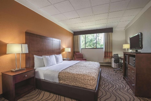La Quinta Inn & Suites by Wyndham Silverthorne - Summit Co image 3